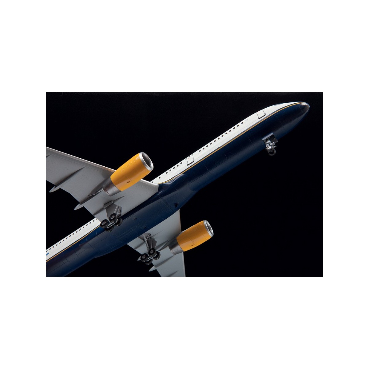 Boeing 757-200 1/144 Zvezda Zvezda Z7032 - 5