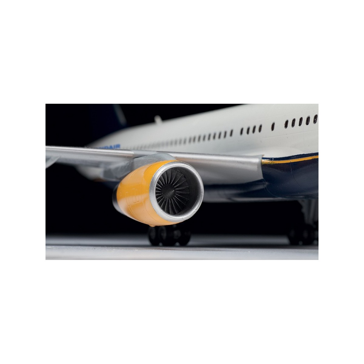 Boeing 757-200 1/144 Zvezda Zvezda Z7032 - 6 Boeing 757-200 1/144 Zvezda Zvezda Z7032 - 6
