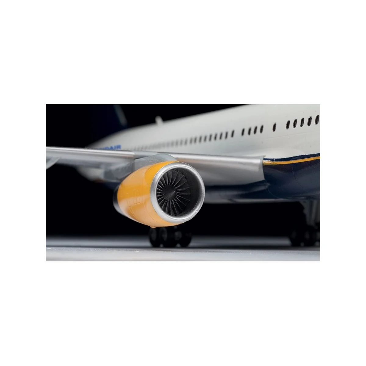 Boeing 757-200 1/144 Zvezda Zvezda Z7032 - 6