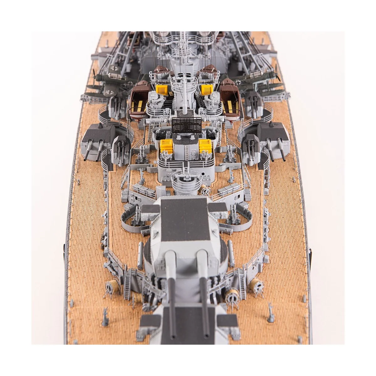 Kit Cuirassé Allemand Bismarck 1/200 bateau en bois Amati Amati 1614 - 4