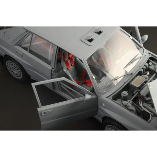 Lancia Delta HF Integrale 1/12 Italeri Italeri I4709 - 12 I4709-Lancia Delta HF Integrale 1/12 Italeri - I4709