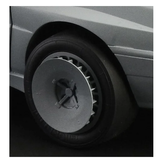 I4709-Lancia Delta HF Integrale 1/12 Italeri