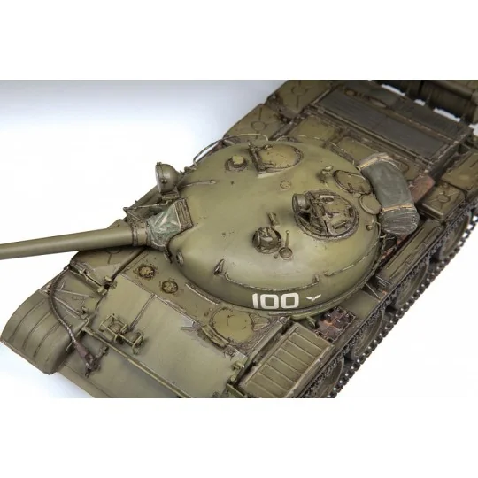 Z3622-Soviet tank T-62 1/35 Zvezda - Z3622