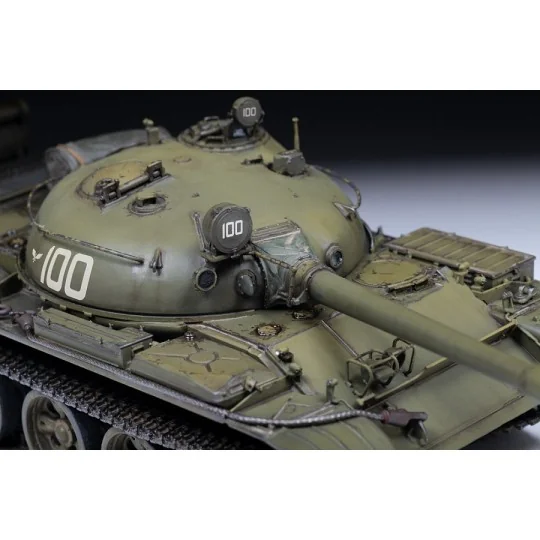 Z3622-Soviet tank T-62 1/35 Zvezda - Z3622