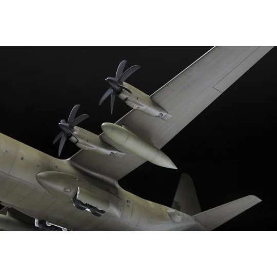 C-130H Hercules 1/72 Zvezda Zvezda Z7324 - 5 Z7324-C-130H Hercules 1/72 Zvezda - Z7324