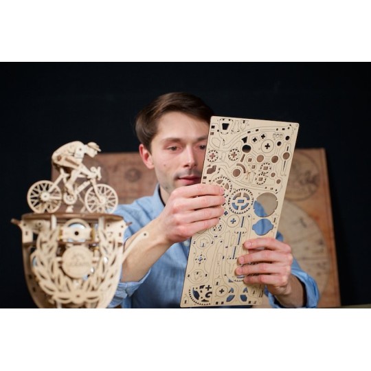 UG-70148-Cycliste Automate Puzzle 3D bois UGEARS