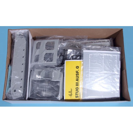 HEL-30320-Tank STUG III AUSF. G 1/16 Heller