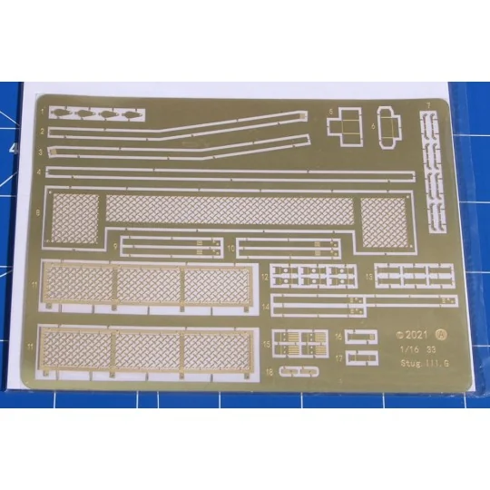 HEL-30320-Char STUG III AUSF. G 1/16 Heller