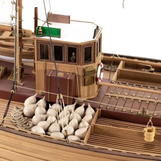 Scottish fishing boat Fifie 1/32 wooden boat Amati Amati 1300/09 - 3 1300/09-Scottish fishing boat Fifie 1/32 wooden boat Amati - 1300/09