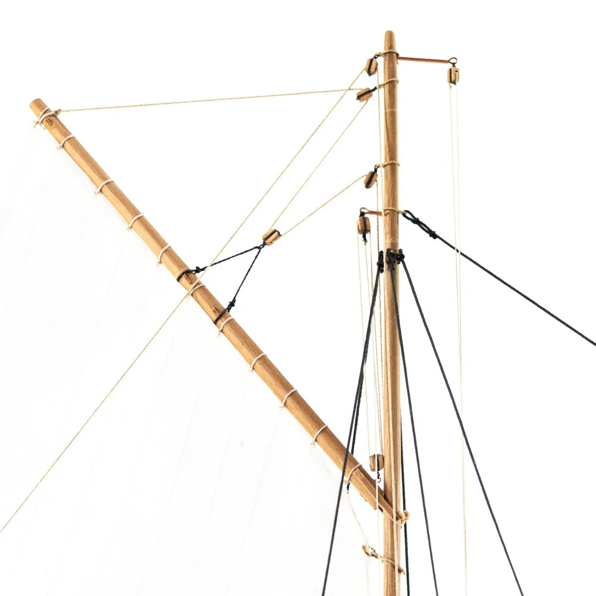 Scottish fishing boat Fifie 1/32 wooden boat Amati Amati 1300/09 - 15 Scottish fishing boat Fifie 1/32 wooden boat Amati Amati 1300/09 - 15