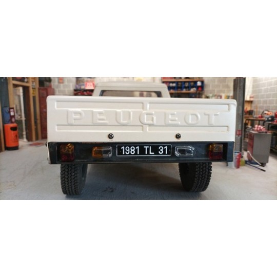 HT-SU1803021-Carrosserie Peugeot 504 pick-up sous licence 313mm 1/10 Hobbytech