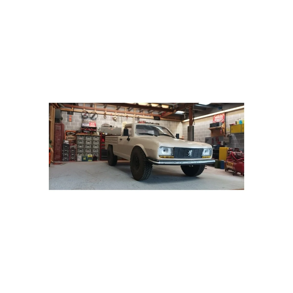 Bodywork Peugeot 504 pick-up under license 313mm 1/10 Hobbytech Hobbytech HT-SU1803021 - 5