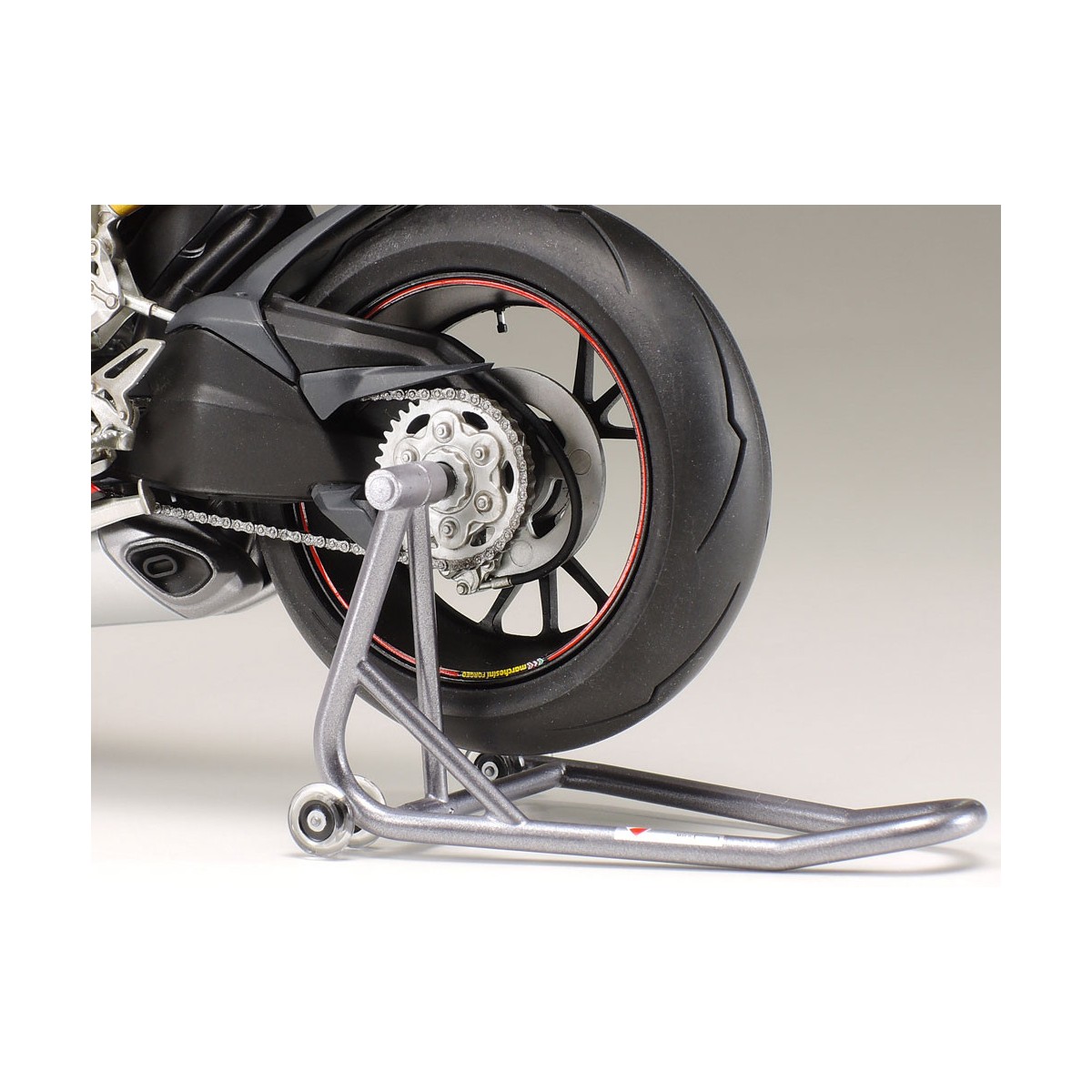 Motorcycle Ducati 1199 Panigale Tricolore 1/12 Tamiya Tamiya 14132 - 6 Motorcycle Ducati 1199 Panigale Tricolore 1/12 Tamiya Tamiya 14132 - 6