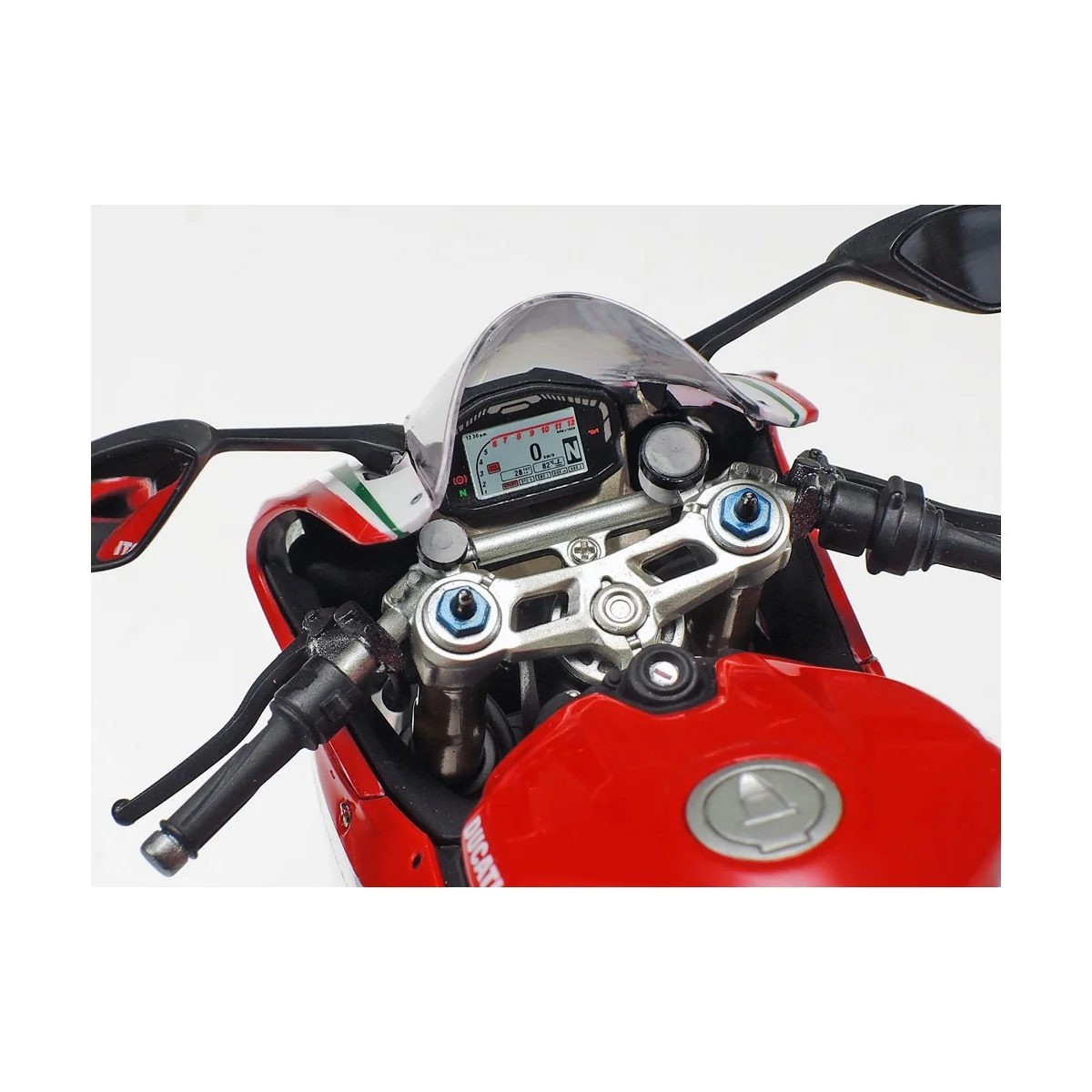 Motorcycle Ducati 1199 Panigale Tricolore 1/12 Tamiya Tamiya 14132 - 7 Motorcycle Ducati 1199 Panigale Tricolore 1/12 Tamiya Tamiya 14132 - 7