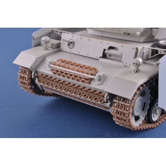 HEL-30321-Char PZ.KPFW.III AUSF. J,L,M (4 en 1) 1/16 Heller