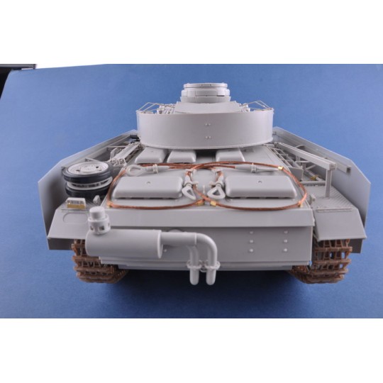 HEL-30321-Char PZ.KPFW.III AUSF. J,L,M (4 en 1) 1/16 Heller