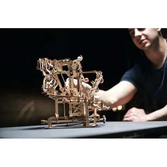 Parcours à Billes avec Élévateur chaine Puzzle 3D bois UGEARS UGEARS UG-70156 - 11 UG-70156-Parcours à Billes avec Élévateur chaine Puzzle 3D bois UGEARS - UG-70156