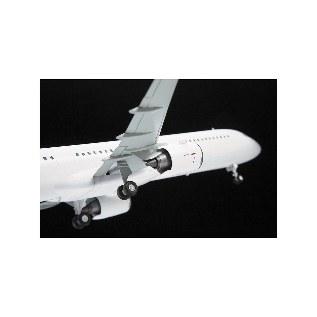 Airbus A321 Neo 1/144 Zvezda Zvezda Z7043 - 4