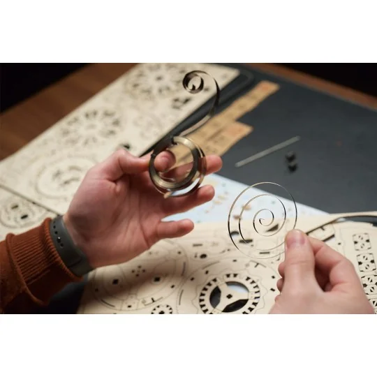 Horloge observateur du ciel Puzzle 3D bois UGEARS UGEARS UG-70162 - 10 UG-70162-Horloge observateur du ciel Puzzle 3D bois UGEARS - UG-70162