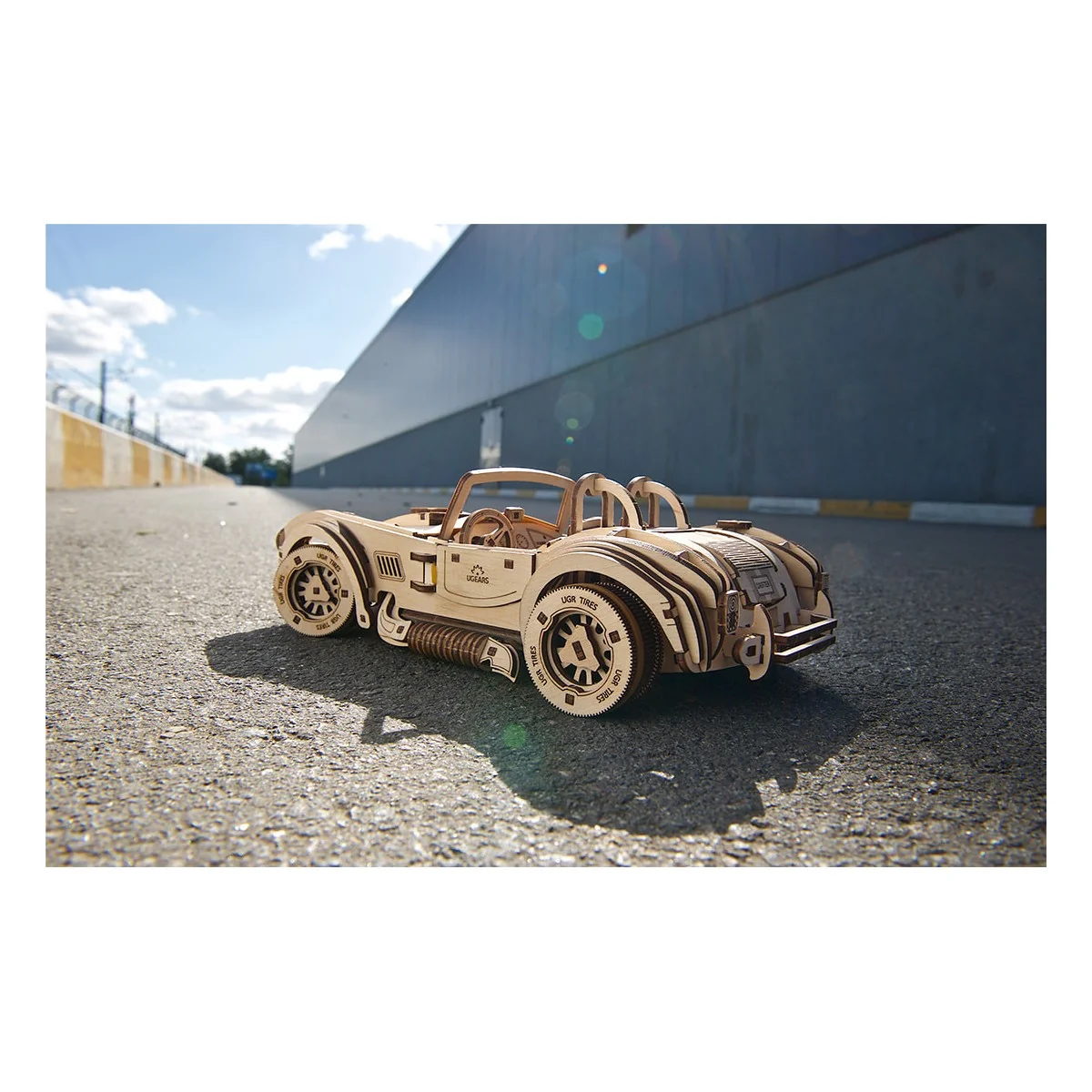 Voiture de course Drift Cobra Puzzle 3D bois UGEARS UGEARS UG-70161 - 16