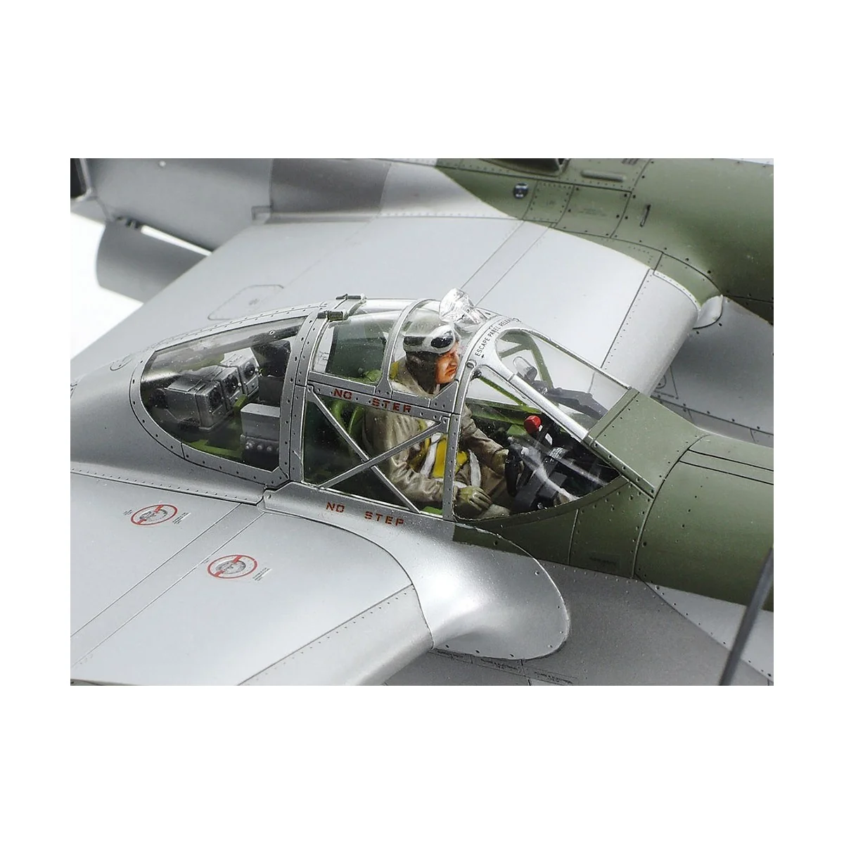 Avion Lockheed P-38J Lightning 1/48 Tamiya Tamiya 61123 - 6