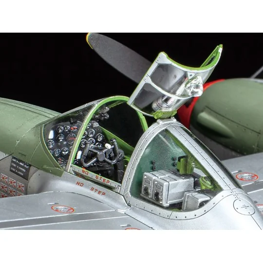 61123-Lockheed P-38J Lightning 1/48 Tamiya aircraft