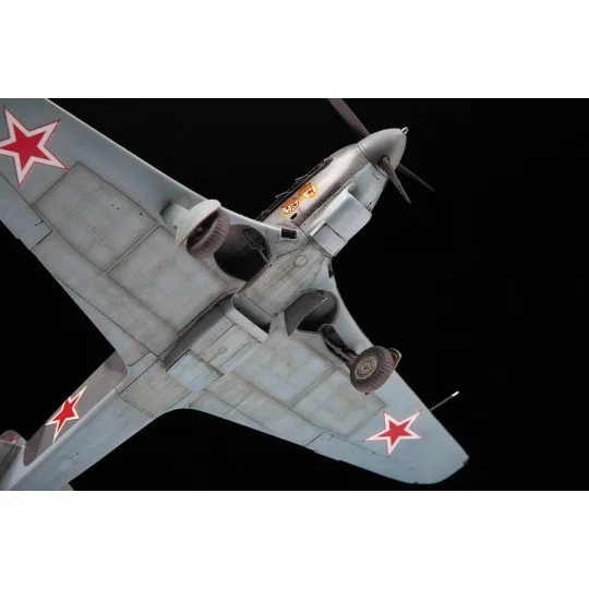 Z4815-Aircraft Yak-9D 1/48 Zvezda - Z4815