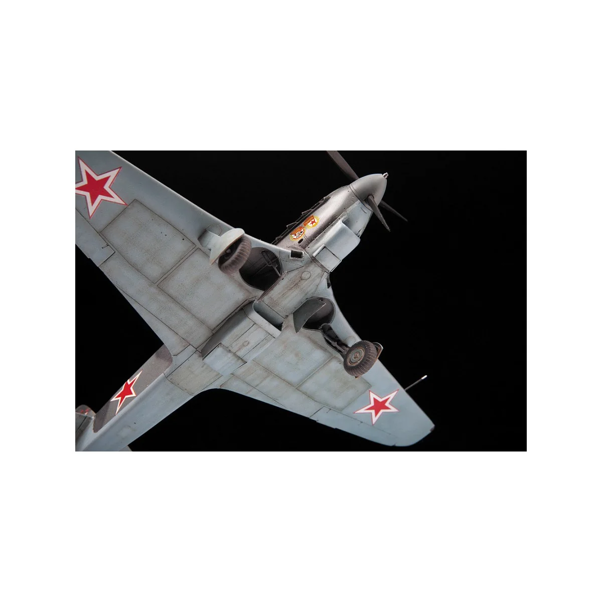 Avion Yak-9D 1/48 Zvezda Zvezda Z4815 - 4