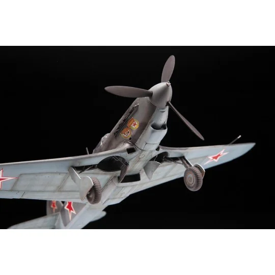 Z4815-Aircraft Yak-9D 1/48 Zvezda - Z4815