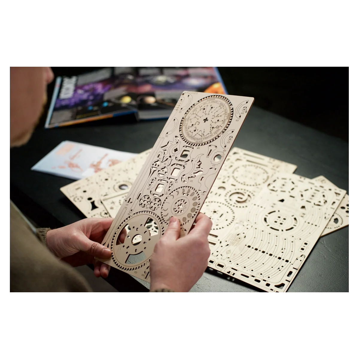 Tellurion Puzzle 3D bois UGEARS UGEARS UG-70167 - 5