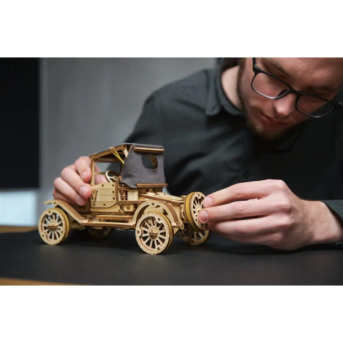 Car retro Ford Model T Puzzle 3D wood UGEARS UGEARS UG-70175 - 4 Car retro Ford Model T Puzzle 3D wood UGEARS UGEARS UG-70175 - 4