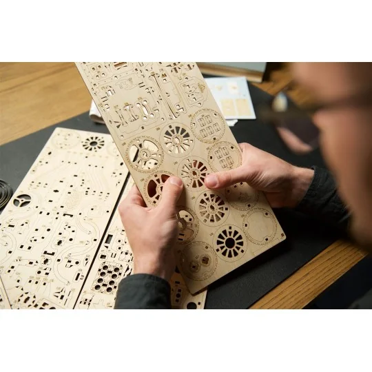 Car retro Ford Model T Puzzle 3D wood UGEARS UGEARS UG-70175 - 7 UG-70175-Retro Ford Model T Car 3D Wooden Puzzle UGEARS - UG-70175