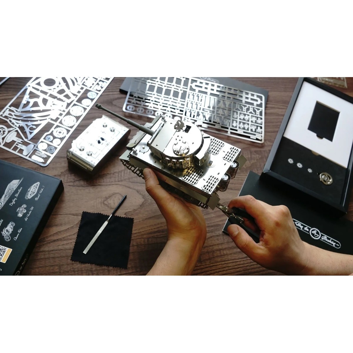 Tank Tiger Radio Controlled Metal Mechanical Construction Kit - Time for Machine Time for Machine T4M38058 - 7