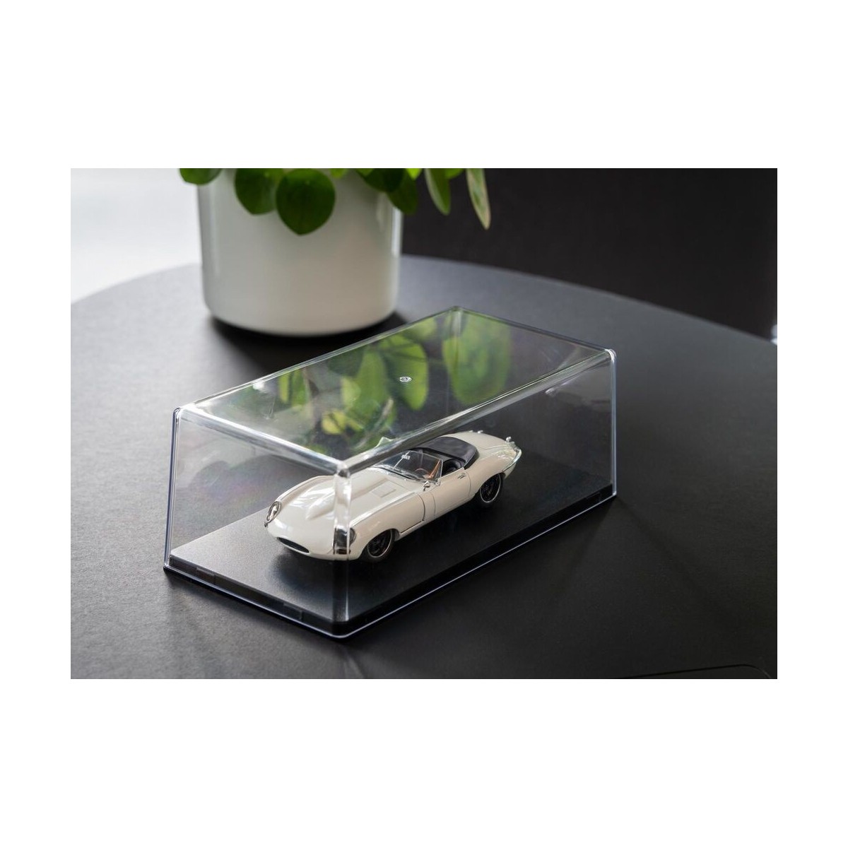 Acrylic showcase for presentation models 1/24 Heller Heller 95201 - 4 Acrylic showcase for presentation models 1/24 Heller Heller 95201 - 4