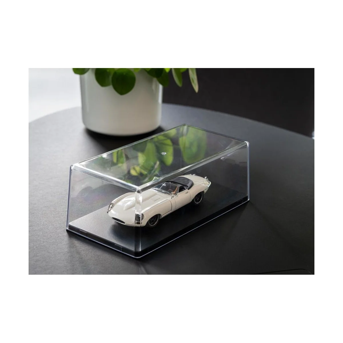 Vitrine acrylique pour présentation maquettes 1/24 Heller Heller 95201 - 4 Vitrine acrylique pour présentation maquettes 1/24 Heller Heller 95201 - 4