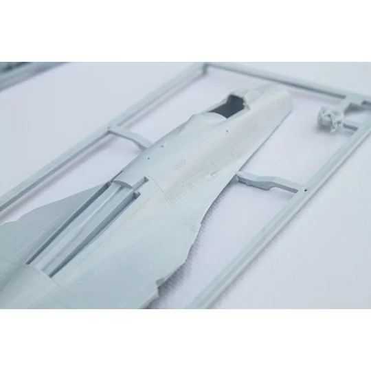 SU-27 UB/P Ukraine 1/72 Heller + colle et peintures Heller HEL-56371 - 5 HEL-56371-SU-27 UB/P Ukraine 1/72 Heller + colle et peintures - HEL-56371