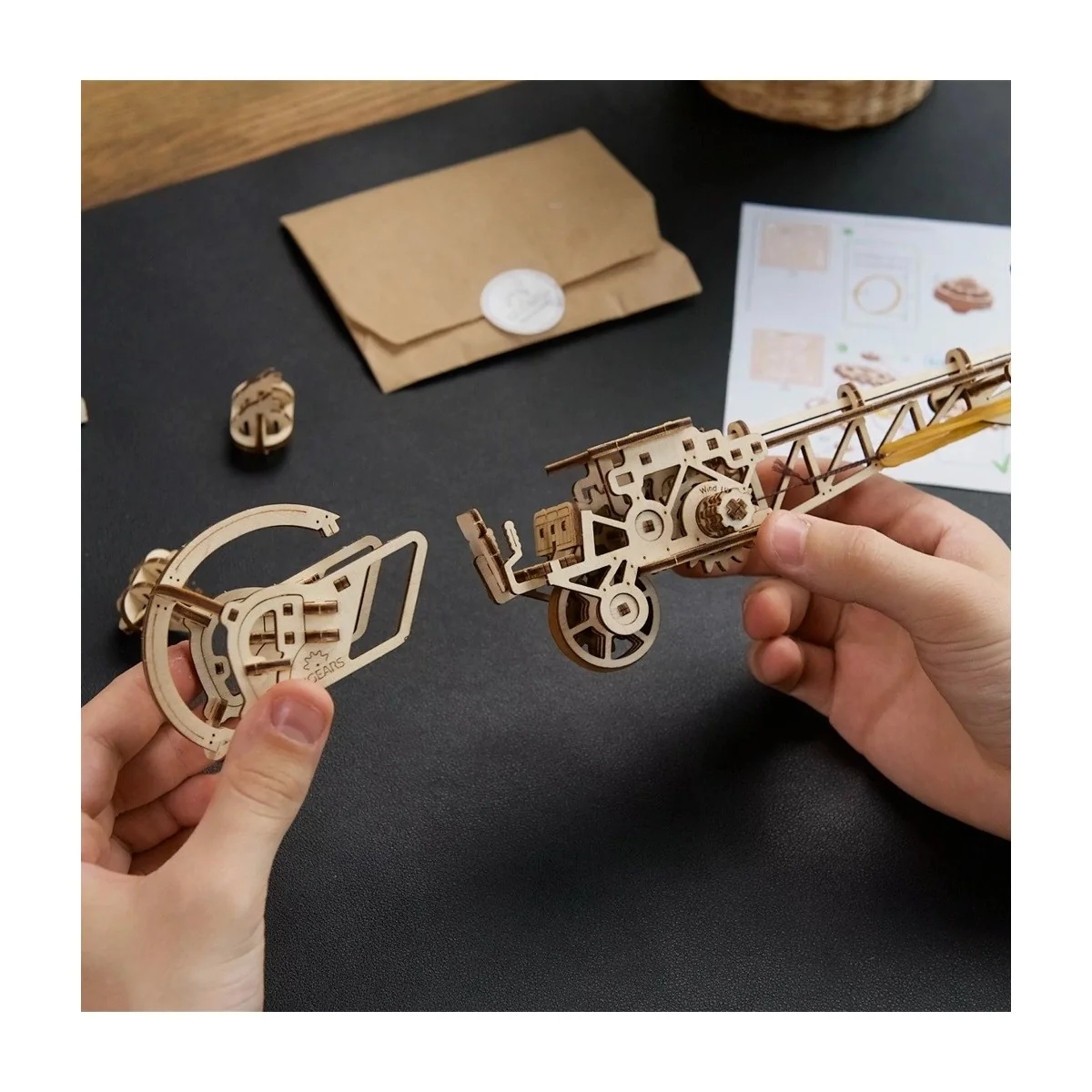 Mini hélicoptère Puzzle 3D bois UGEARS UGEARS UG-70225 - 7