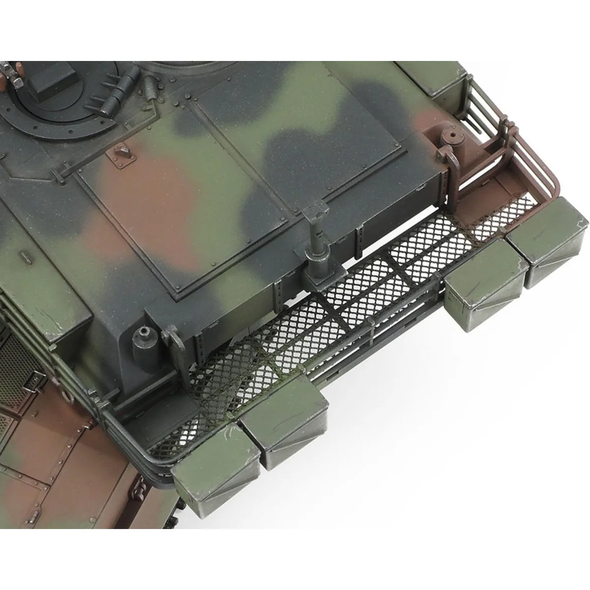 M1A1 Abrams UKRAINE 1/35 Tamiya Tank Tamiya 25216 - 3 M1A1 Abrams UKRAINE 1/35 Tamiya Tank Tamiya 25216 - 3