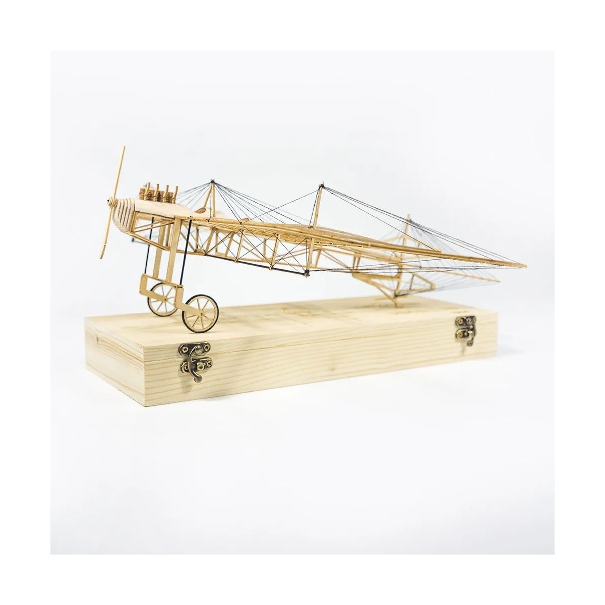 Etrich Taube Dove 1/31 découpe laser bois, modèle statique DW Hobby DW Hobby - Dancing Wings Hobby VX15 - 2