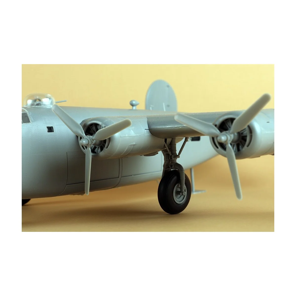 US B-24J Liberator 1/48 Hobby Boss Hobby Boss HB81774 - 8