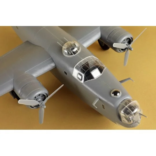 HB81774-Maquette américaine B-24J Liberator au 1/48 par Hobby Boss