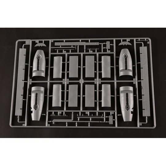 HB81774-Maquette américaine B-24J Liberator au 1/48 par Hobby Boss