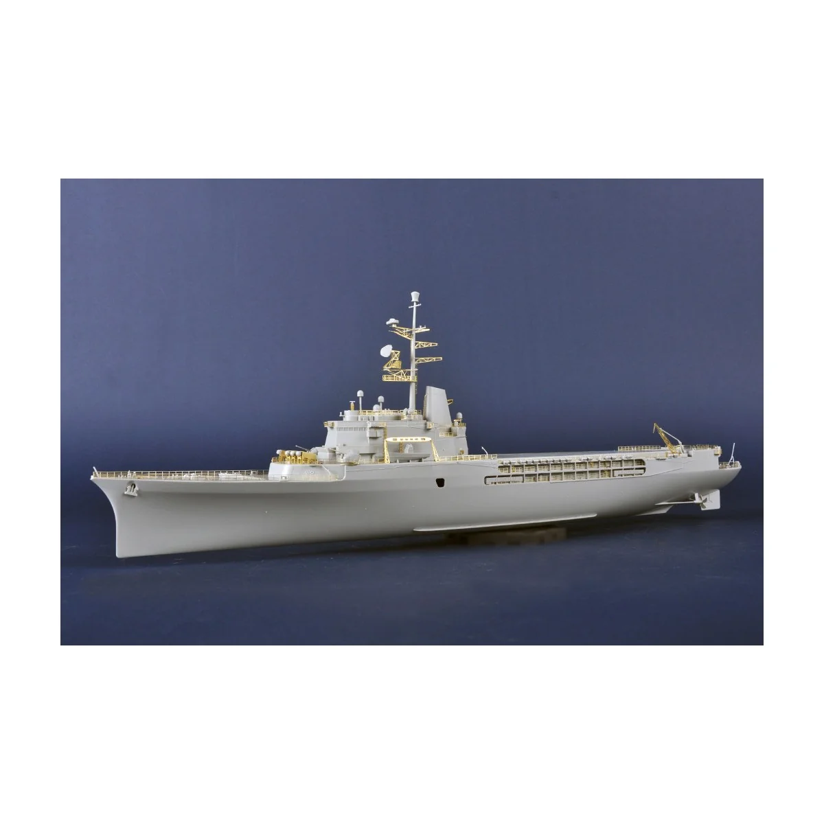 Boat JEANNE D'ARC French helicopter carrier 2008 1/350 Trumpeter Trumpeter TR05635 - 5 Boat JEANNE D'ARC French helicopter carrier 2008 1/350 Trumpeter Trumpeter TR05635 - 5