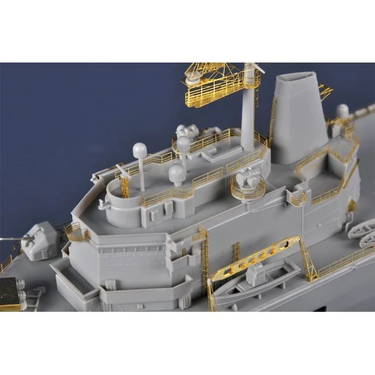 TR05635-Boat JEANNE D'ARC French helicopter carrier 2008 1/350 Trumpeter
