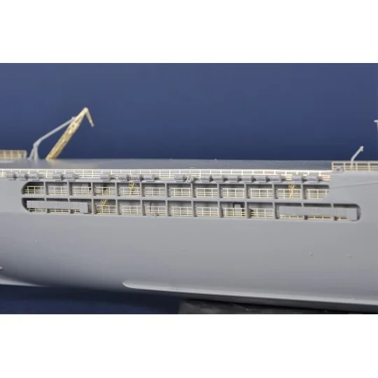 TR05635-Boat JEANNE D'ARC French helicopter carrier 2008 1/350 Trumpeter - TR05635