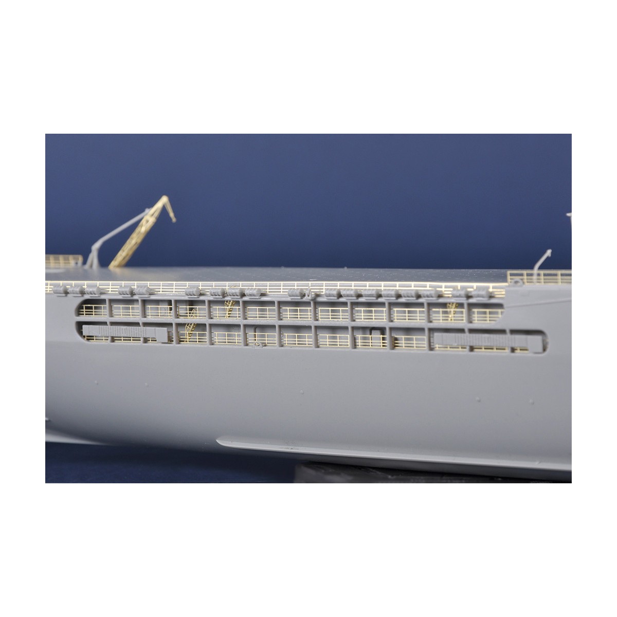 Boat JEANNE D'ARC French helicopter carrier 2008 1/350 Trumpeter Trumpeter TR05635 - 9 Boat JEANNE D'ARC French helicopter carrier 2008 1/350 Trumpeter Trumpeter TR05635 - 9