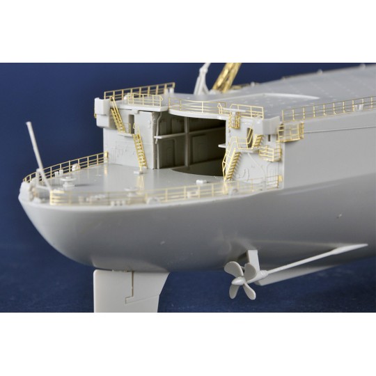 TR05635-Bateau JEANNE D'ARC Porte-hélicoptères Français 2008 1/350 Trumpeter