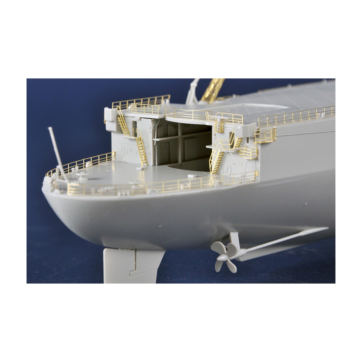 Boat JEANNE D'ARC French helicopter carrier 2008 1/350 Trumpeter Trumpeter TR05635 - 10