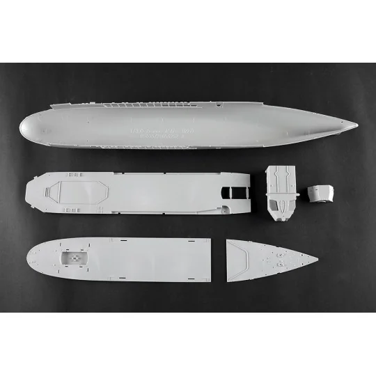 TR05635-Bateau JEANNE D'ARC Porte-hélicoptères Français 2008 1/350 Trumpeter