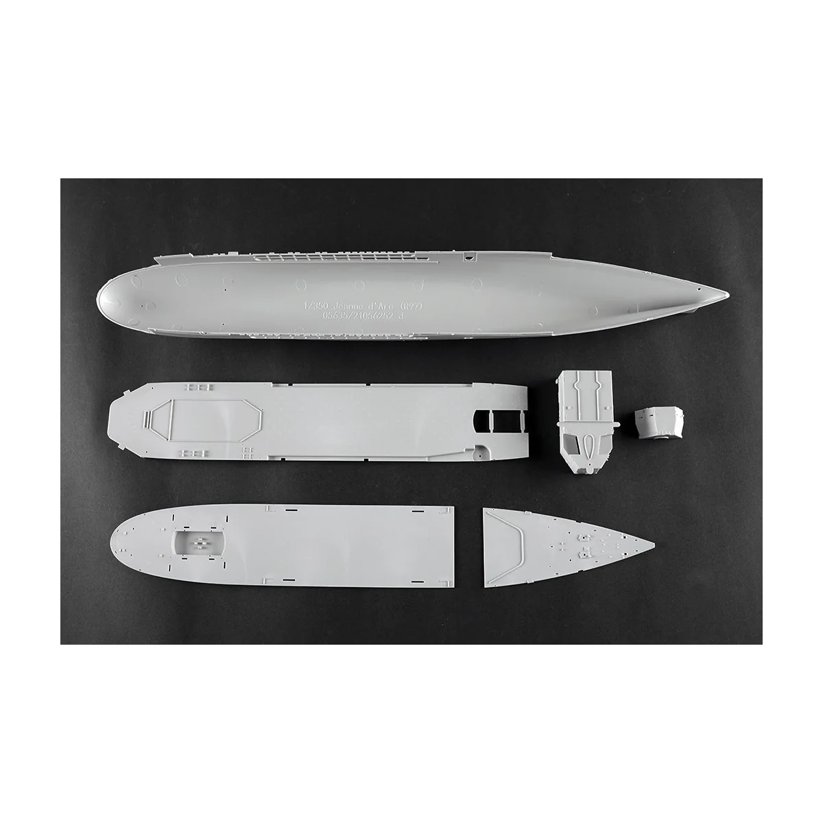 Boat JEANNE D'ARC French helicopter carrier 2008 1/350 Trumpeter Trumpeter TR05635 - 14